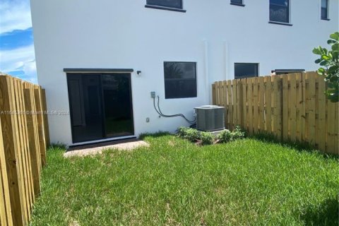 Townhouse in Homestead, Florida 3 bedrooms, 123.37 sq.m. № 1763943 - photo 4