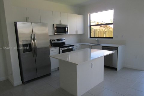 Townhouse in Homestead, Florida 3 bedrooms, 123.37 sq.m. № 1763943 - photo 10