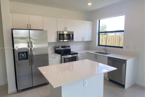Townhouse in Homestead, Florida 3 bedrooms, 123.37 sq.m. № 1763943 - photo 12