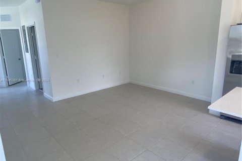 Townhouse in Homestead, Florida 3 bedrooms, 123.37 sq.m. № 1763943 - photo 19