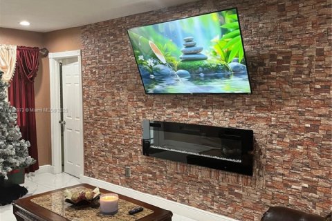 House in Miami, Florida 4 bedrooms, 180.88 sq.m. № 1977804 - photo 17