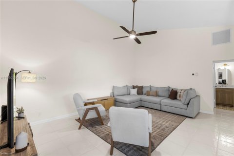 Купить виллу или дом в Делрей-Бич, Флорида 2 спальни, 129.51м2, № 2007156 - фото 9