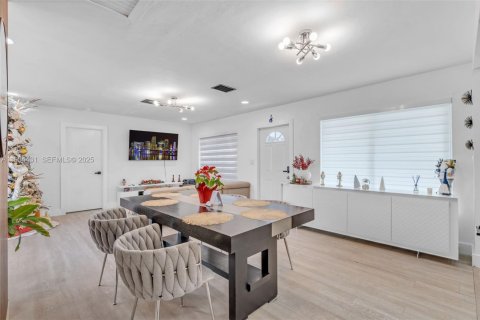 Casa en venta en Plantation, Florida, 3 dormitorios, 125.6 m2 № 1994746 - foto 9