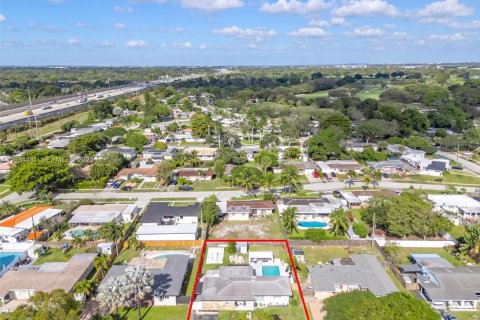 Casa en venta en Plantation, Florida, 3 dormitorios, 125.6 m2 № 1994746 - foto 28