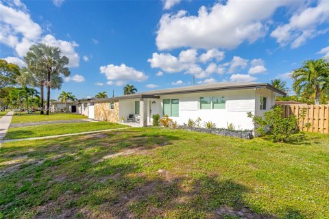 Casa en venta en Plantation, Florida, 3 dormitorios, 125.6 m2 № 1994746 - foto 3
