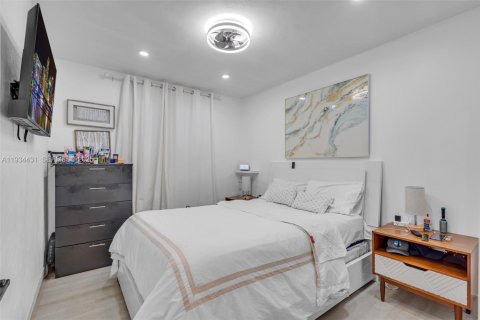 Casa en venta en Plantation, Florida, 3 dormitorios, 125.6 m2 № 1994746 - foto 18