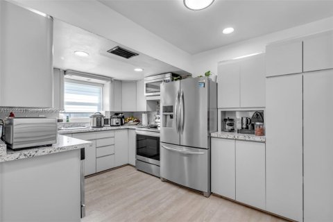 Casa en venta en Plantation, Florida, 3 dormitorios, 125.6 m2 № 1994746 - foto 12