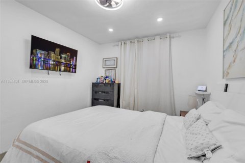 Casa en venta en Plantation, Florida, 3 dormitorios, 125.6 m2 № 1994746 - foto 19