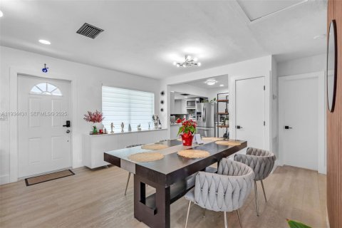 Casa en venta en Plantation, Florida, 3 dormitorios, 125.6 m2 № 1994746 - foto 5