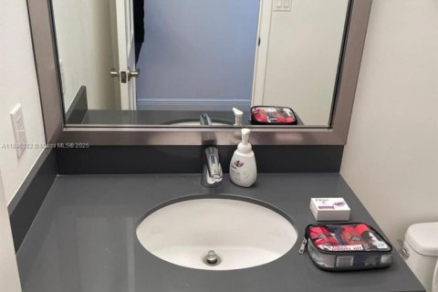 Condo in Miami, Florida, 3 bedrooms  № 1846235 - photo 11