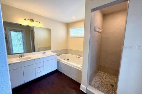 Casa en alquiler en Tampa, Florida, 4 dormitorios, 207.92 m2 № 1570437 - foto 23
