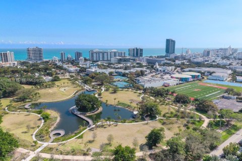 Terreno en venta en Miami Beach, Florida № 2041938 - foto 12