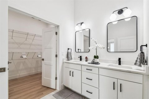 Adosado en alquiler en Saint Petersburg, Florida, 3 dormitorios, 231.42 m2 № 1913834 - foto 11