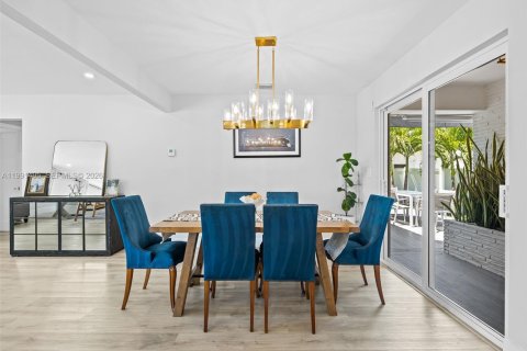 Casa en venta en Hollywood, Florida, 3 dormitorios, 185.71 m2 № 2056628 - foto 6