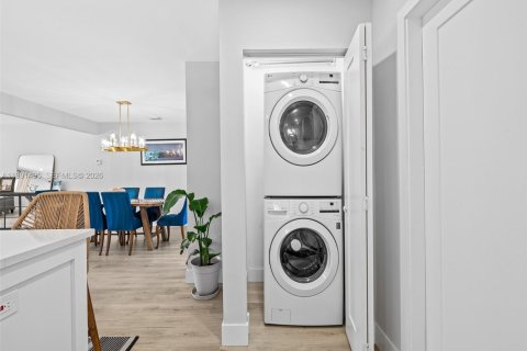 Casa en venta en Hollywood, Florida, 3 dormitorios, 185.71 m2 № 2056628 - foto 10