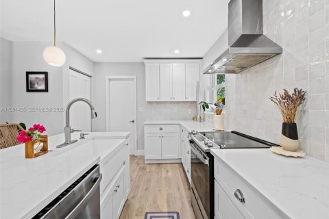 Casa en venta en Hollywood, Florida, 3 dormitorios, 185.71 m2 № 2056628 - foto 9