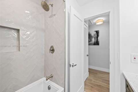 Casa en venta en Hollywood, Florida, 3 dormitorios, 185.71 m2 № 2056628 - foto 24