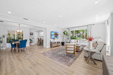 Casa en venta en Hollywood, Florida, 3 dormitorios, 185.71 m2 № 2056628 - foto 4