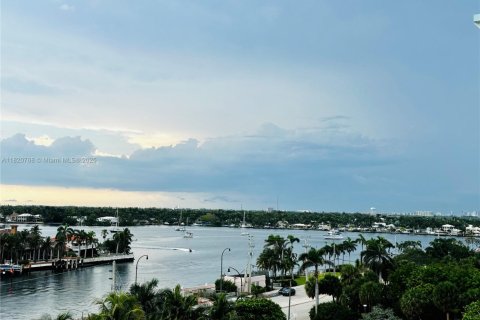 Condo in Hollywood, Florida, 2 bedrooms № 1783804 - photo 9