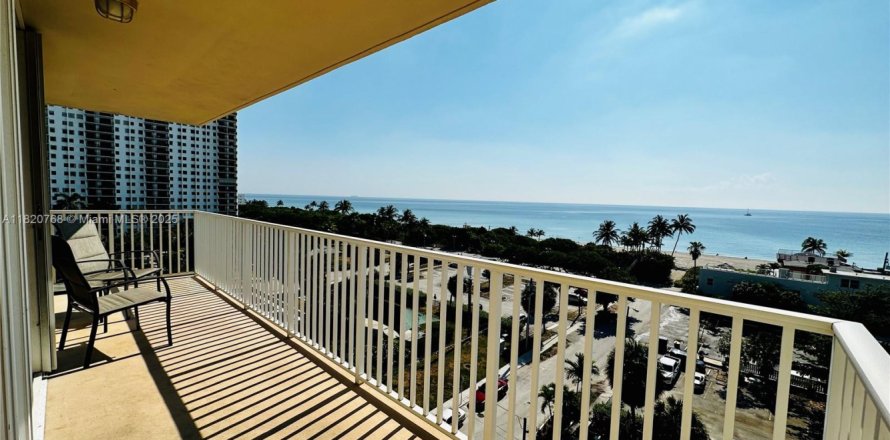 Condo in Hollywood, Florida, 2 bedrooms № 1783804