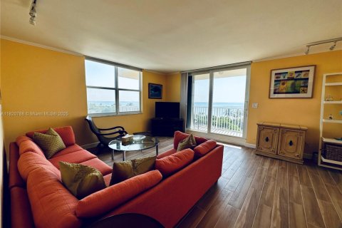 Condo in Hollywood, Florida, 2 bedrooms № 1783804 - photo 17