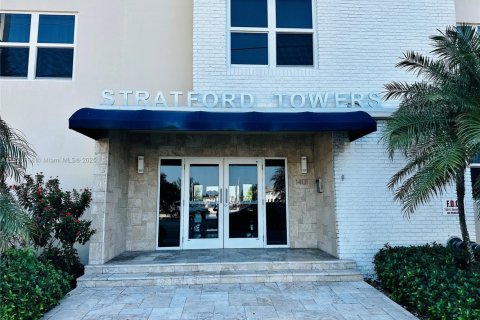 Condo in Hollywood, Florida, 2 bedrooms № 1783804 - photo 21