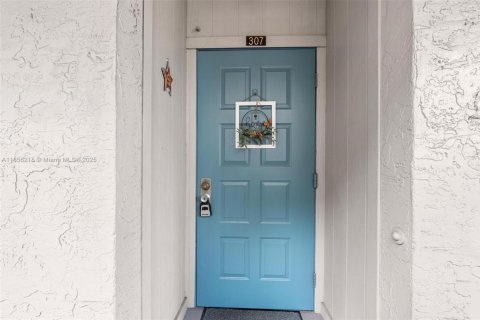 Condo in Pembroke Pines, Florida, 1 bedroom  № 1878439 - photo 4
