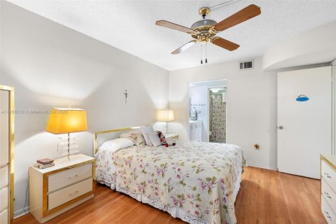 Condo in Pembroke Pines, Florida, 1 bedroom  № 1878439 - photo 21
