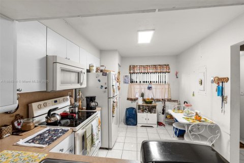 Condo in Pembroke Pines, Florida, 1 bedroom  № 1878439 - photo 10