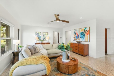 Villa ou maison à vendre à Sarasota, Floride: 3 chambres, 181.25 m2 № 2420479 - photo 7