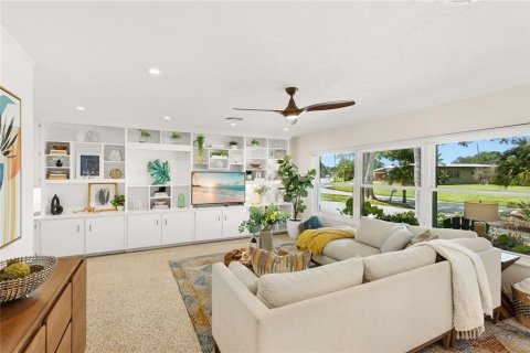 Villa ou maison à vendre à Sarasota, Floride: 3 chambres, 181.25 m2 № 2420479 - photo 8