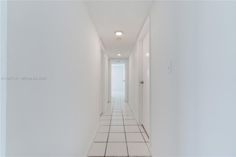 Copropriété à louer à Miami Beach, Floride: 2 chambres, 80.27 m2 № 1995217 - photo 15