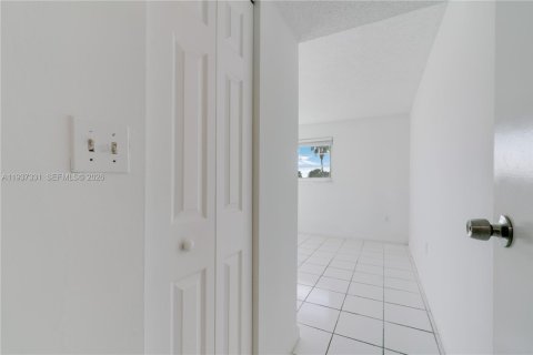 Copropriété à louer à Miami Beach, Floride: 2 chambres, 80.27 m2 № 1995217 - photo 20