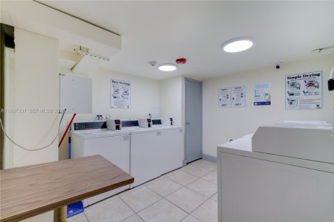 Copropriété à louer à Miami Beach, Floride: 2 chambres, 80.27 m2 № 1995217 - photo 25