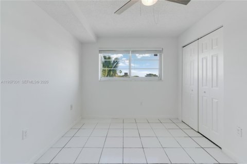 Copropriété à louer à Miami Beach, Floride: 2 chambres, 80.27 m2 № 1995217 - photo 18