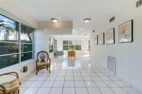 Copropriété à louer à Miami Beach, Floride: 2 chambres, 80.27 m2 № 1995217 - photo 27