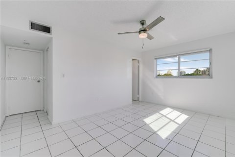 Copropriété à louer à Miami Beach, Floride: 2 chambres, 80.27 m2 № 1995217 - photo 22