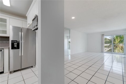 Copropriété à louer à Miami Beach, Floride: 2 chambres, 80.27 m2 № 1995217 - photo 11