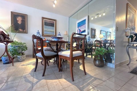 Condo in Sunrise, Florida, 1 bedroom  № 1846056 - photo 6