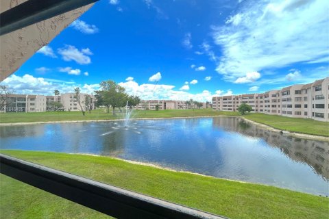 Condo in Sunrise, Florida, 1 bedroom  № 1846056 - photo 2