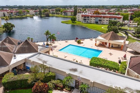 Condo in Sunrise, Florida, 1 bedroom  № 1846056 - photo 23