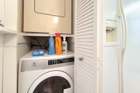 Condo in Sunrise, Florida, 1 bedroom  № 1846056 - photo 15