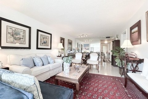 Condo in Sunrise, Florida, 1 bedroom  № 1846056 - photo 7