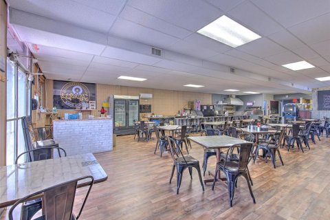 Immobilier commercial à vendre à Riverview, Floride: 388.42 m2 № 2330767 - photo 4
