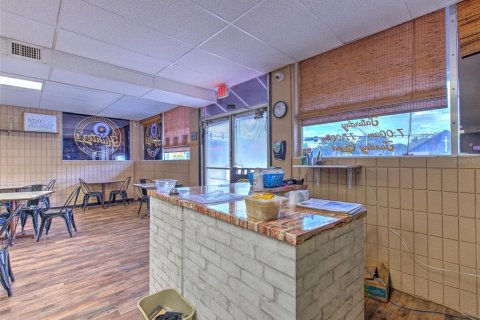Immobilier commercial à vendre à Riverview, Floride: 388.42 m2 № 2330767 - photo 10