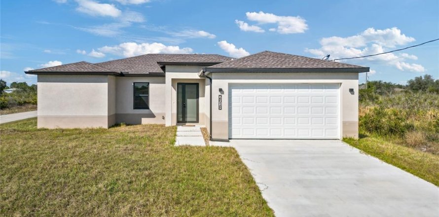 House in Lehigh Acres, Florida 3 bedrooms, 149.2 sq.m. № 1733117