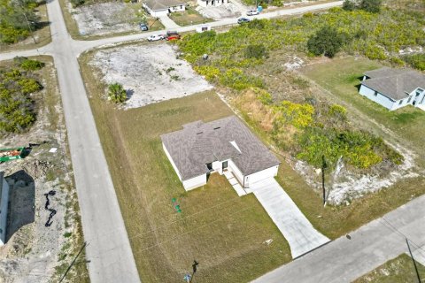 House in Lehigh Acres, Florida 3 bedrooms, 149.2 sq.m. № 1733117 - photo 6