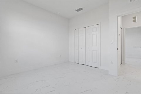 House in Lehigh Acres, Florida 3 bedrooms, 149.2 sq.m. № 1733117 - photo 24