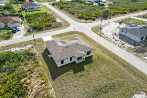 House in Lehigh Acres, Florida 3 bedrooms, 149.2 sq.m. № 1733117 - photo 4