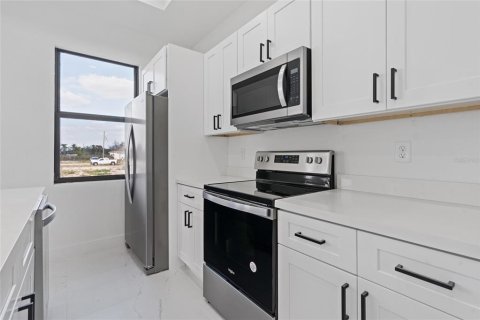 House in Lehigh Acres, Florida 3 bedrooms, 149.2 sq.m. № 1733117 - photo 12